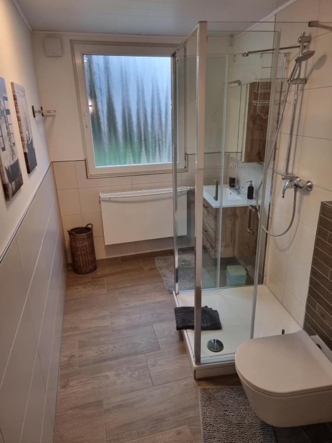 Gaestehaus-Ferienwohnung-Appartement Mit Terrasse - Naehe Kliniken/ Herzzentrum Bad Oeynhausen Esterno foto