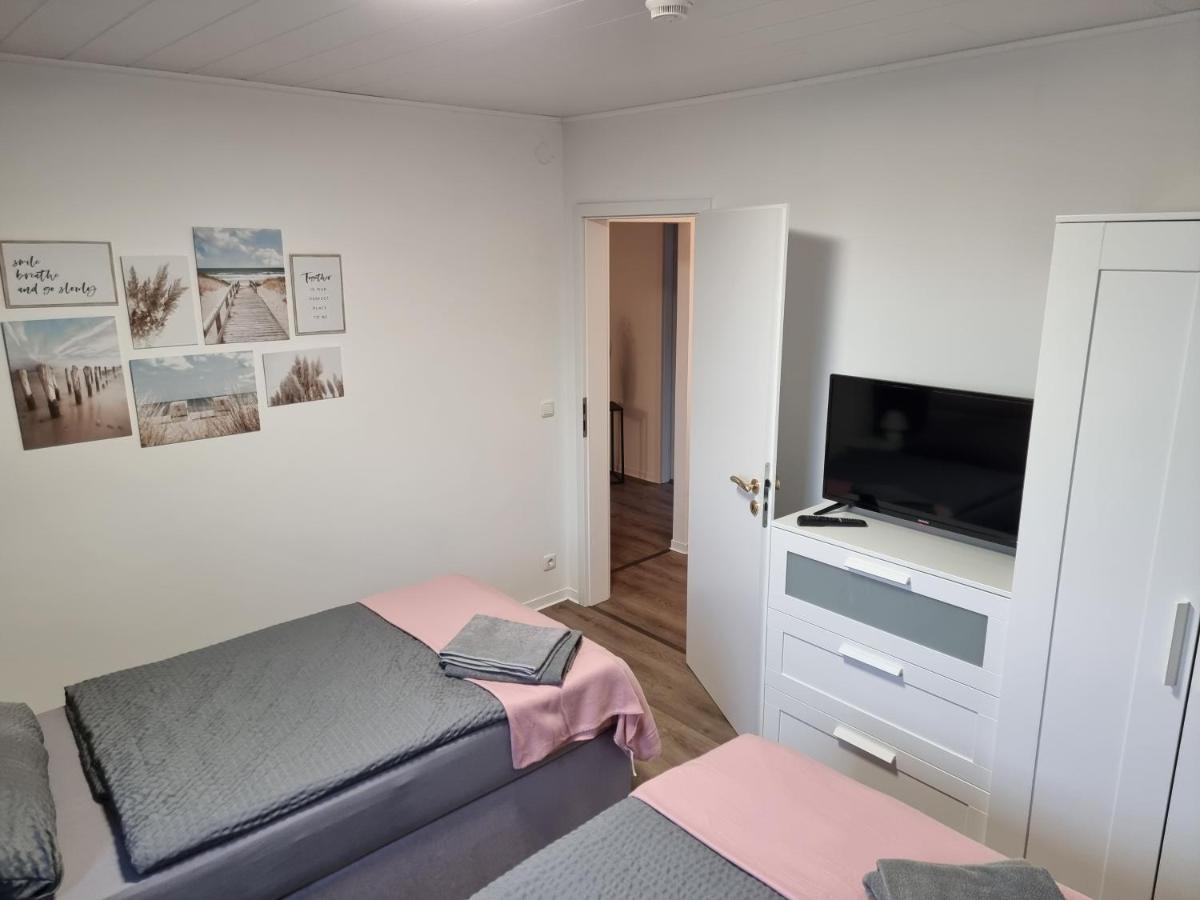 Gaestehaus-Ferienwohnung-Appartement Mit Terrasse - Naehe Kliniken/ Herzzentrum Bad Oeynhausen Esterno foto