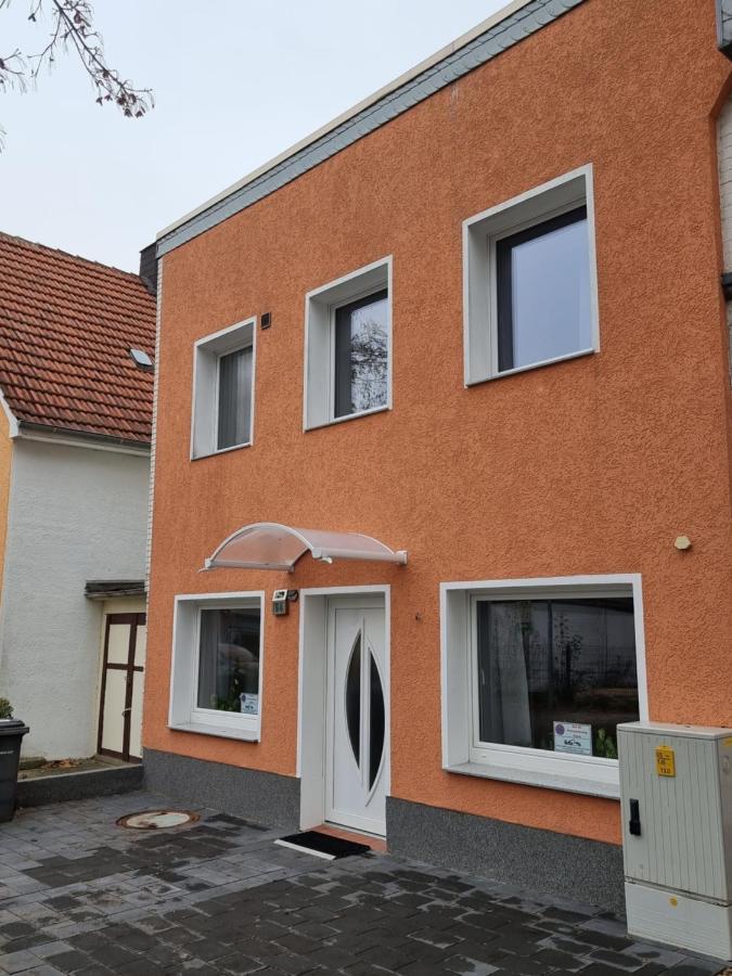 Gaestehaus-Ferienwohnung-Appartement Mit Terrasse - Naehe Kliniken/ Herzzentrum Bad Oeynhausen Esterno foto