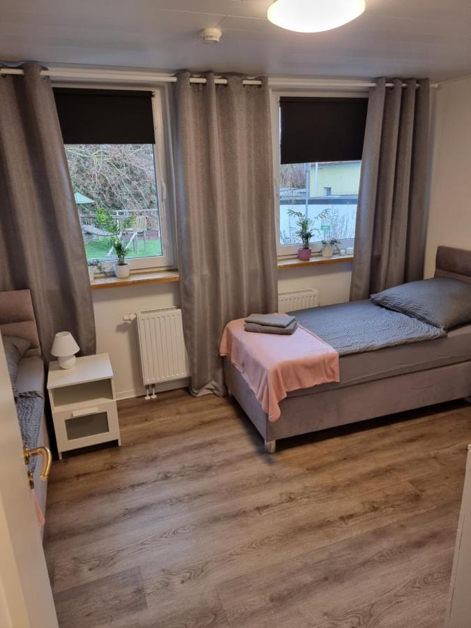 Gaestehaus-Ferienwohnung-Appartement Mit Terrasse - Naehe Kliniken/ Herzzentrum Bad Oeynhausen Esterno foto