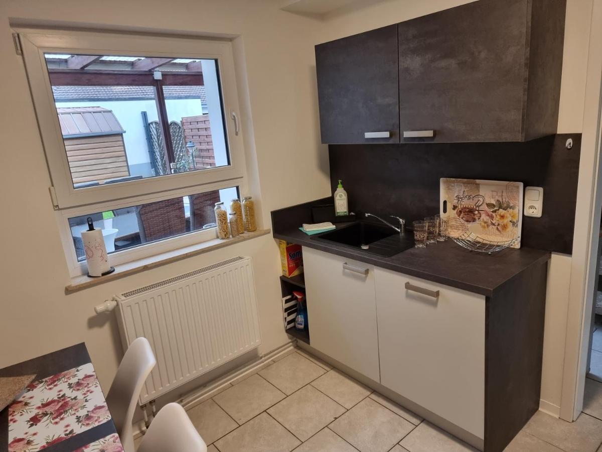 Gaestehaus-Ferienwohnung-Appartement Mit Terrasse - Naehe Kliniken/ Herzzentrum Bad Oeynhausen Esterno foto